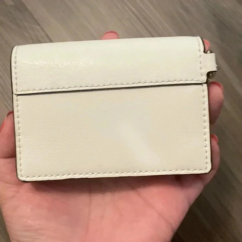 Michael Kors women’s optic white Kinsley accordion card holder - Picture 5 of 6